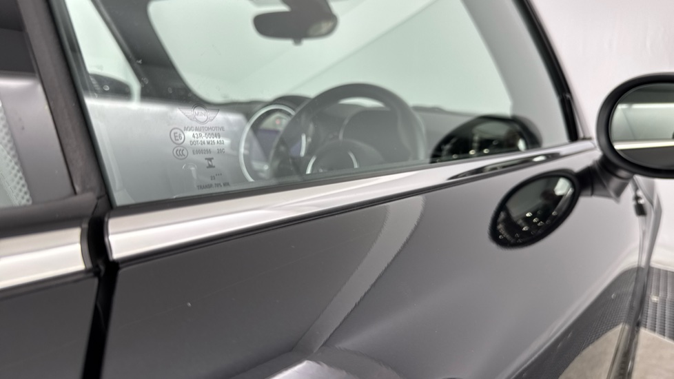 MINI Cooper 2.0 S Sport 2dr Auto Petrol Convertible - Image 32