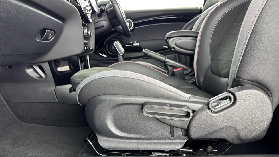 MINI Cooper 2.0 S Sport 2dr Auto Petrol Convertible - Image 38