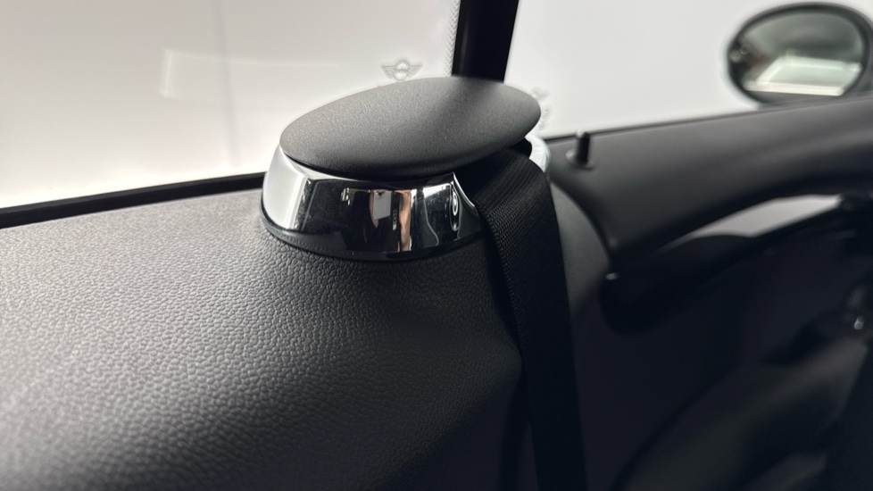 MINI Cooper 2.0 S Sport 2dr Auto Petrol Convertible - Image 47