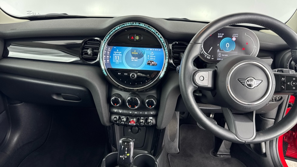 MINI Hatchback 1.5 Cooper Classic 3dr Auto Petrol Hatchback - Image 4
