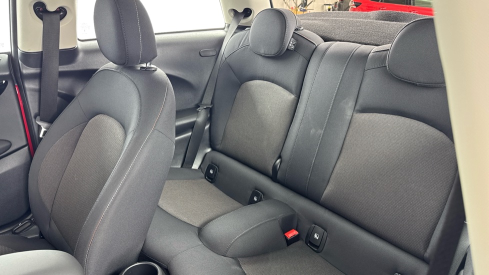 MINI Hatchback 1.5 Cooper Classic 3dr Auto Petrol Hatchback - Image 12