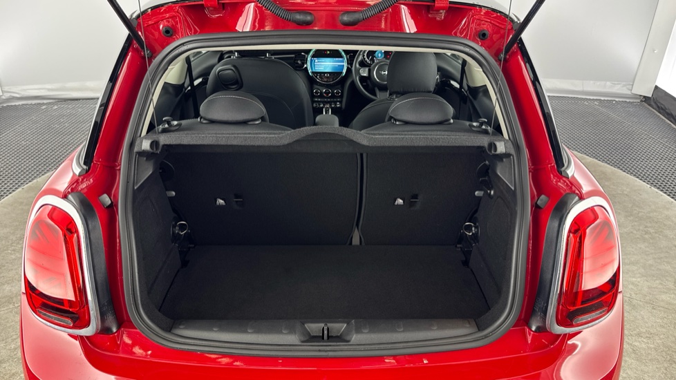 MINI Hatchback 1.5 Cooper Classic 3dr Auto Petrol Hatchback - Image 13