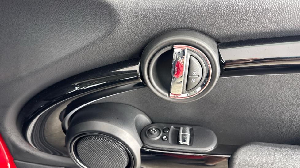 MINI Hatchback 1.5 Cooper Classic 3dr Auto Petrol Hatchback - Image 20