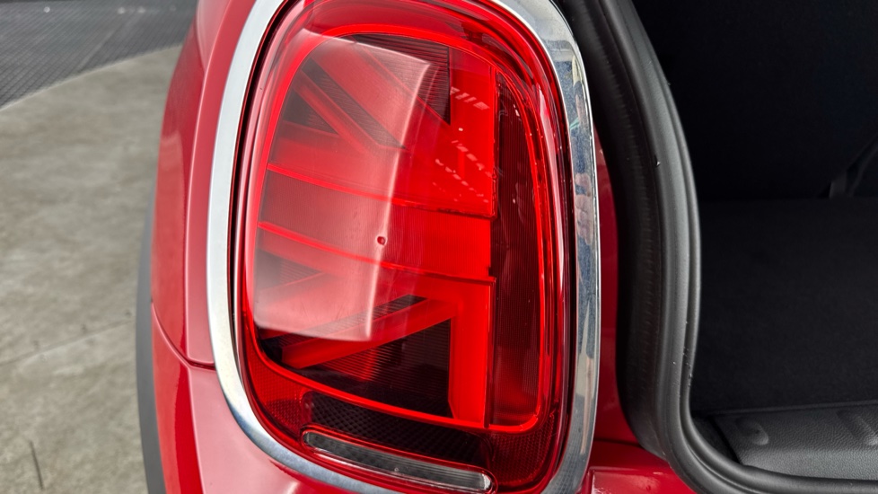 MINI Hatchback 1.5 Cooper Classic 3dr Auto Petrol Hatchback - Image 22