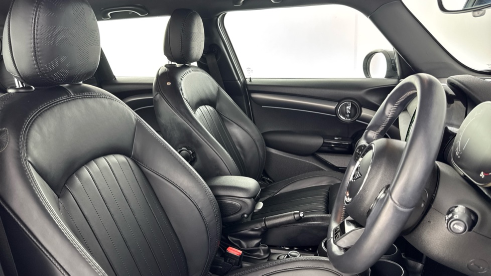 MINI Hatchback 1.5 Cooper Exclusive 5dr Auto Petrol Hatchback - Image 11