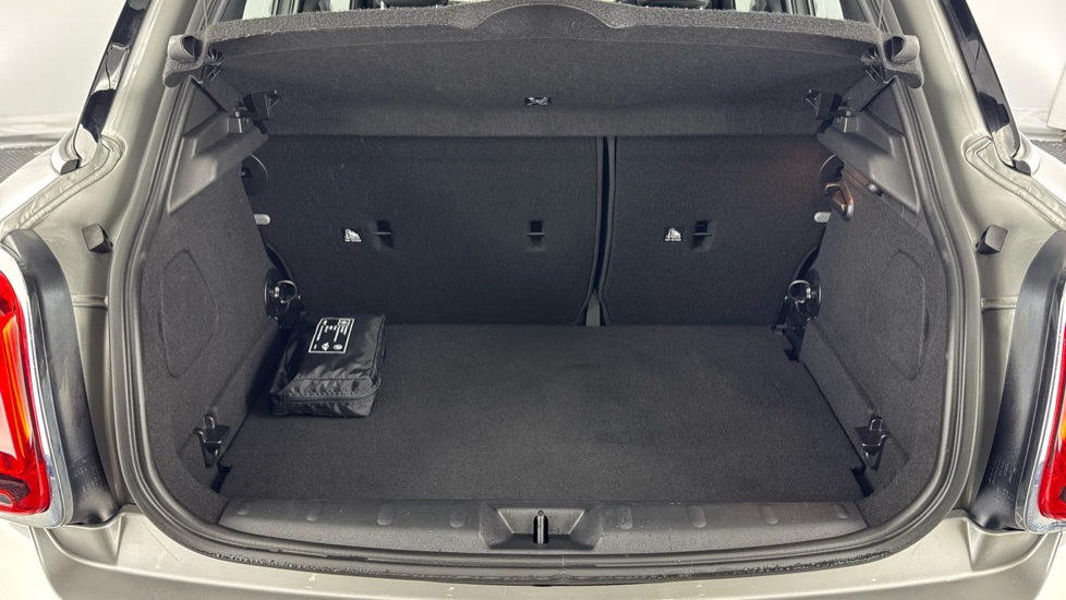 MINI Hatchback 1.5 Cooper Exclusive 5dr Auto Petrol Hatchback - Image 13