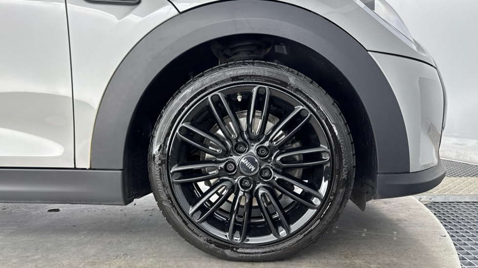 MINI Hatchback 1.5 Cooper Exclusive 5dr Auto Petrol Hatchback - Image 14