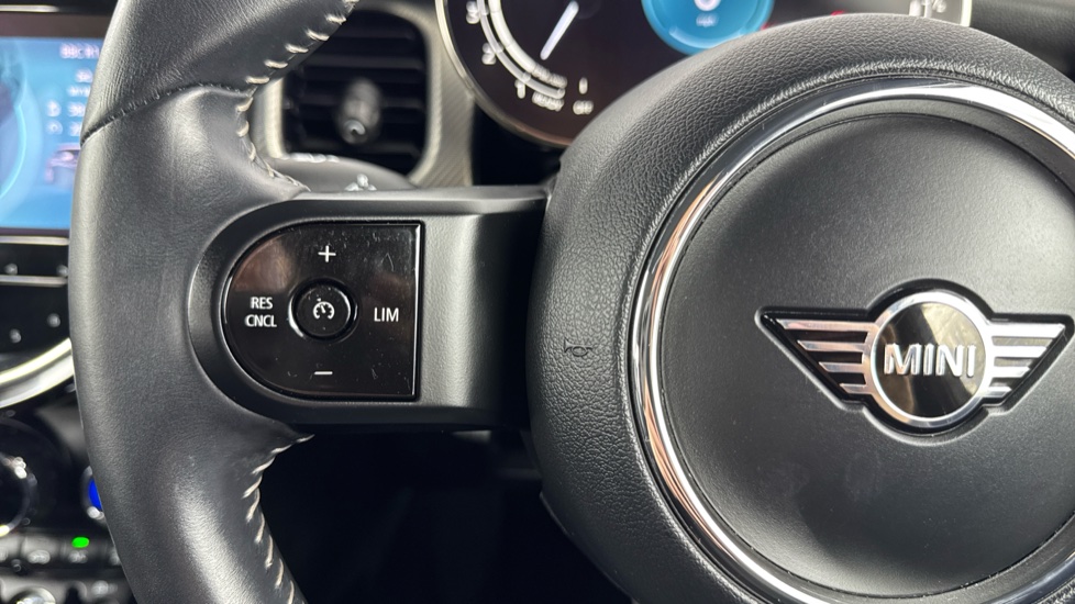 MINI Hatchback 1.5 Cooper Exclusive 5dr Auto Petrol Hatchback - Image 17