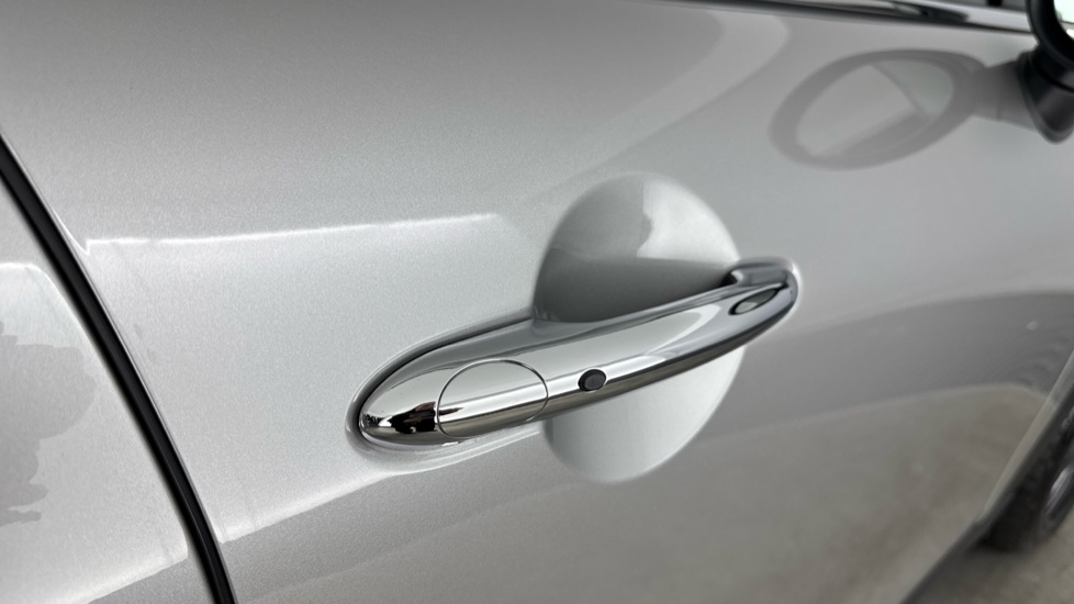 MINI Hatchback 1.5 Cooper Exclusive 5dr Auto Petrol Hatchback - Image 26