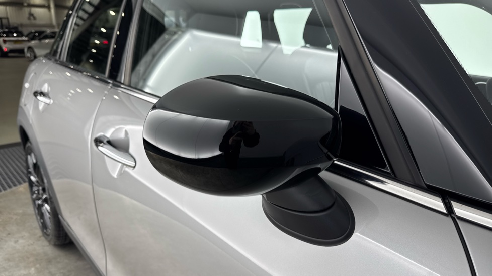 MINI Hatchback 1.5 Cooper Exclusive 5dr Auto Petrol Hatchback - Image 27