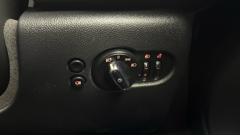 MINI Hatchback 1.5 Cooper Exclusive 5dr Auto Petrol Hatchback - Image 46
