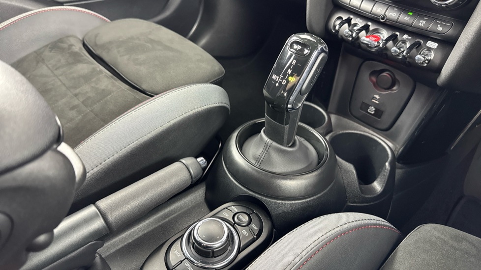 MINI Hatchback 1.5 Cooper Sport Premium 5dr Auto Petrol Hatchback - Image 10