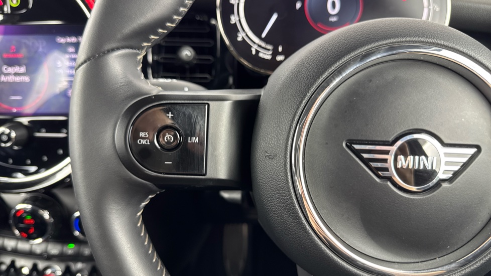 MINI Hatchback 1.5 Cooper Sport Premium 5dr Auto Petrol Hatchback - Image 17