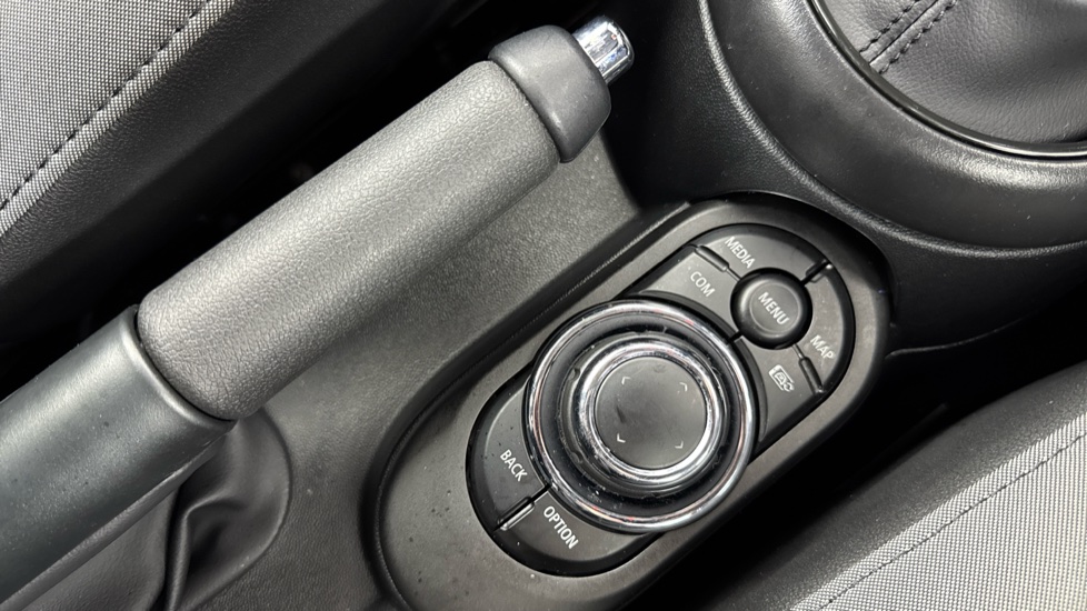 MINI Hatchback 1.5 Cooper Sport Premium 5dr Auto Petrol Hatchback - Image 19