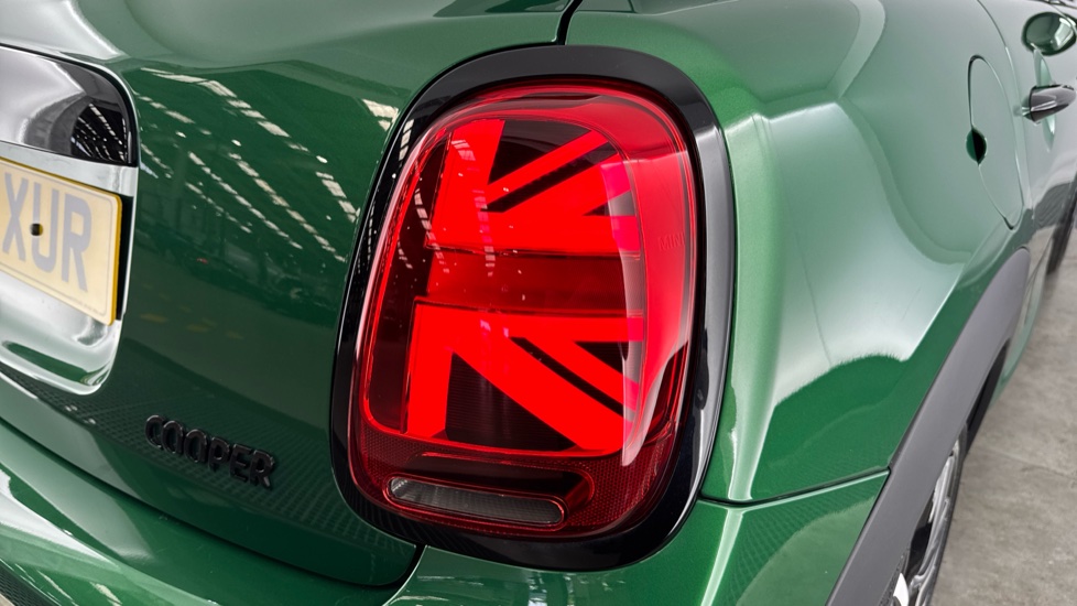 MINI Hatchback 1.5 Cooper Sport Premium 5dr Auto Petrol Hatchback - Image 22