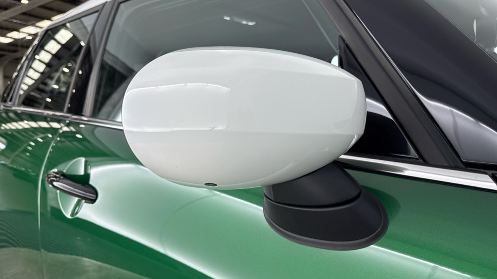 MINI Hatchback 1.5 Cooper Sport Premium 5dr Auto Petrol Hatchback - Image 27