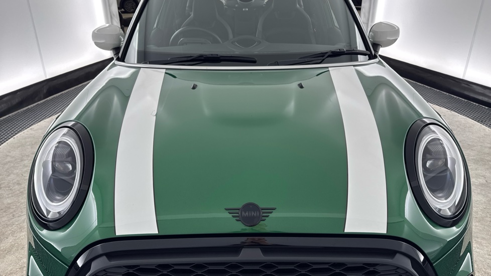 MINI Hatchback 1.5 Cooper Sport Premium 5dr Auto Petrol Hatchback - Image 31