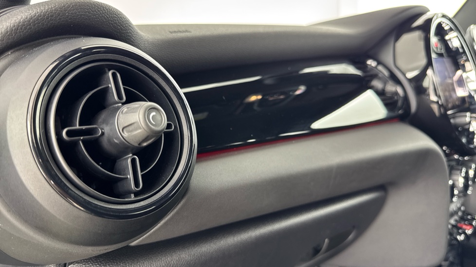 MINI Hatchback 1.5 Cooper Sport Premium 5dr Auto Petrol Hatchback - Image 35