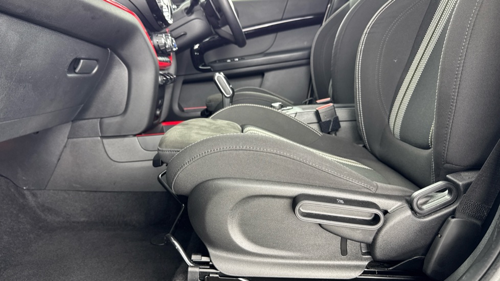 MINI Countryman 2.0 Cooper S Sport 5dr Auto Petrol Hatchback - Image 37