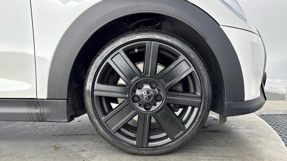 MINI Cooper 2.0 S Exclusive 2dr Auto Petrol Convertible - Image 14