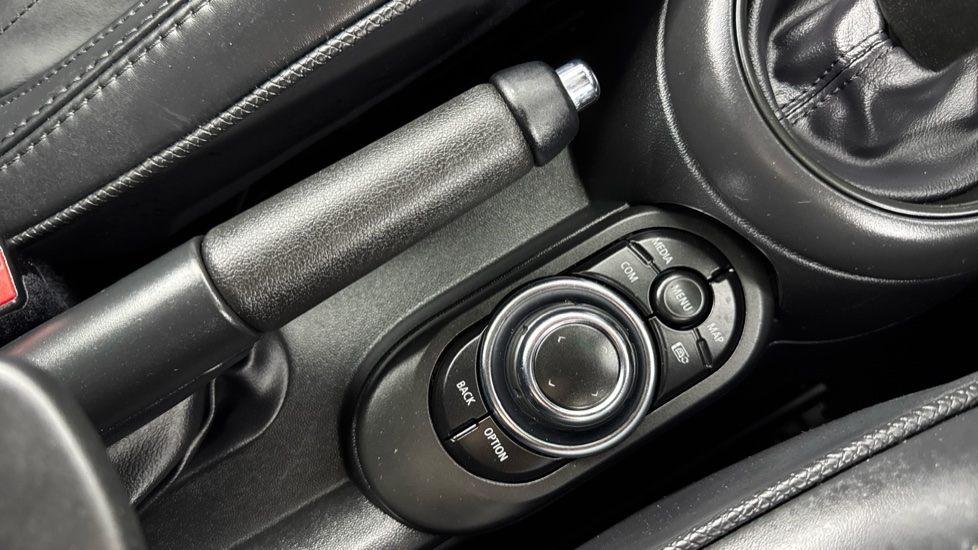 MINI Cooper 2.0 S Exclusive 2dr Auto Petrol Convertible - Image 19