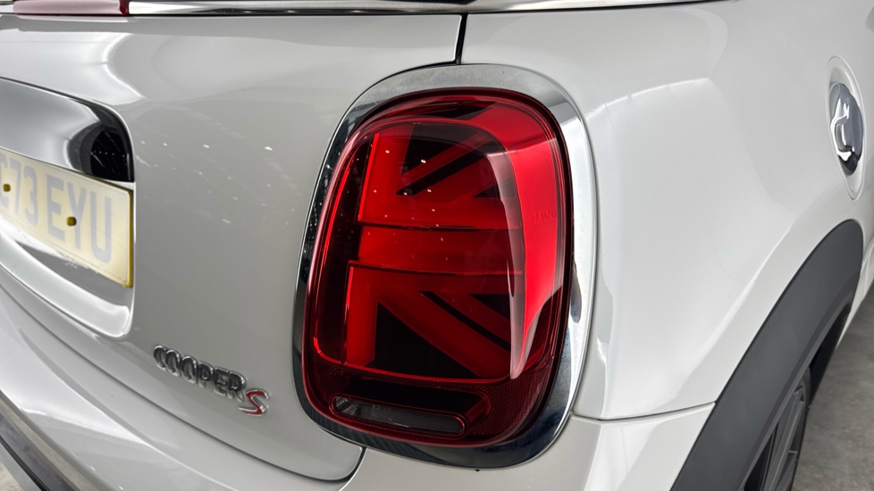 MINI Cooper 2.0 S Exclusive 2dr Auto Petrol Convertible - Image 22