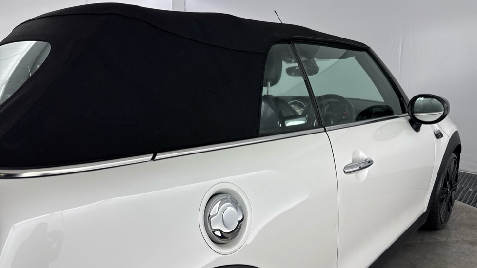 MINI Cooper 2.0 S Exclusive 2dr Auto Petrol Convertible - Image 26