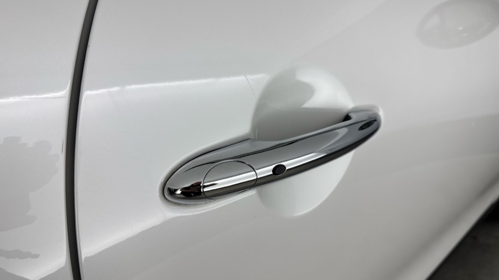 MINI Cooper 2.0 S Exclusive 2dr Auto Petrol Convertible - Image 27