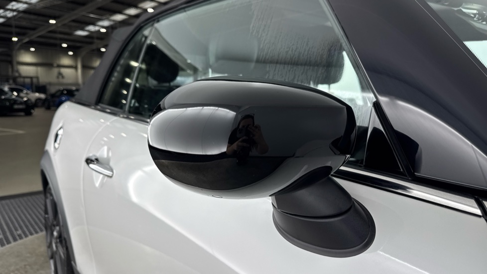 MINI Cooper 2.0 S Exclusive 2dr Auto Petrol Convertible - Image 28