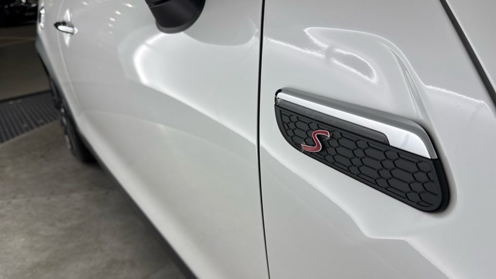 MINI Cooper 2.0 S Exclusive 2dr Auto Petrol Convertible - Image 29