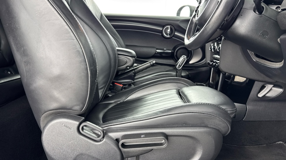 MINI Cooper 2.0 S Exclusive 2dr Auto Petrol Convertible - Image 39