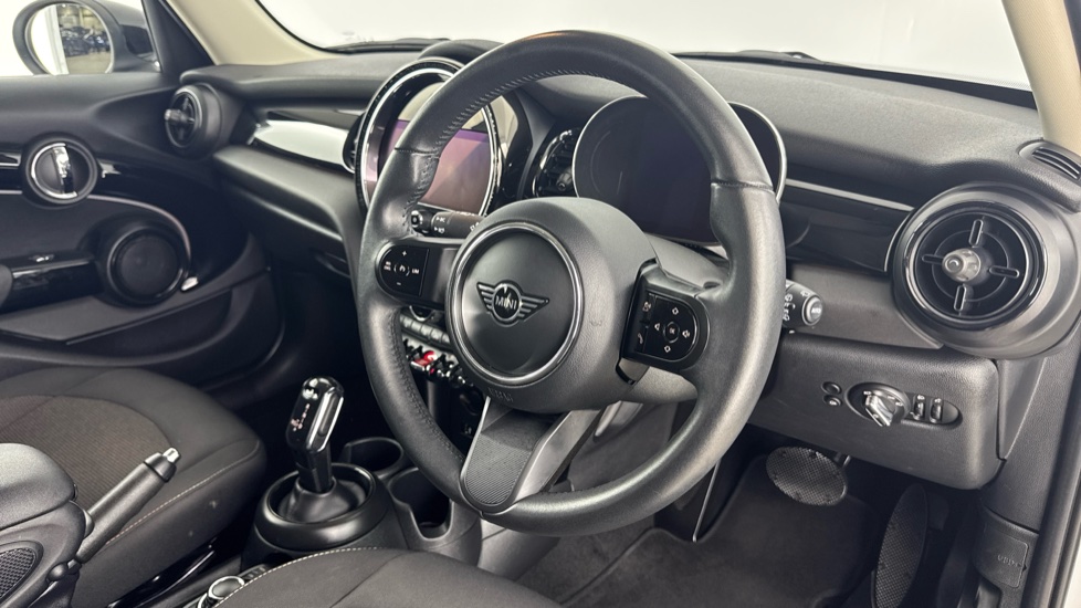 MINI Hatchback 1.5 Cooper Classic Premium 5dr Auto Petrol Hatchback - Image 6