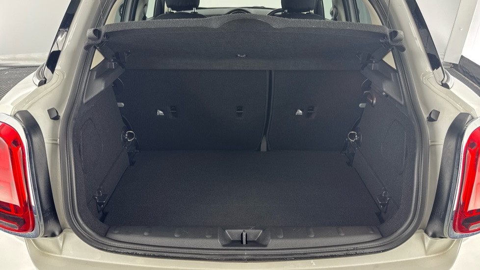 MINI Hatchback 1.5 Cooper Classic Premium 5dr Auto Petrol Hatchback - Image 13