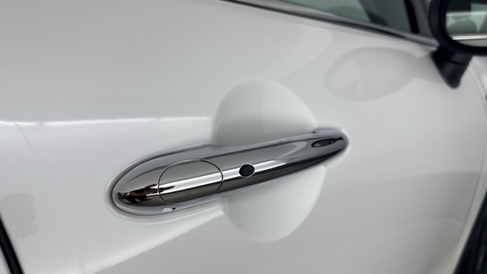 MINI Hatchback 1.5 Cooper Classic Premium 5dr Auto Petrol Hatchback - Image 26