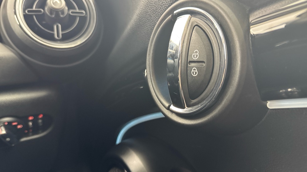 MINI Hatchback 1.5 Cooper Classic Premium 5dr Auto Petrol Hatchback - Image 46