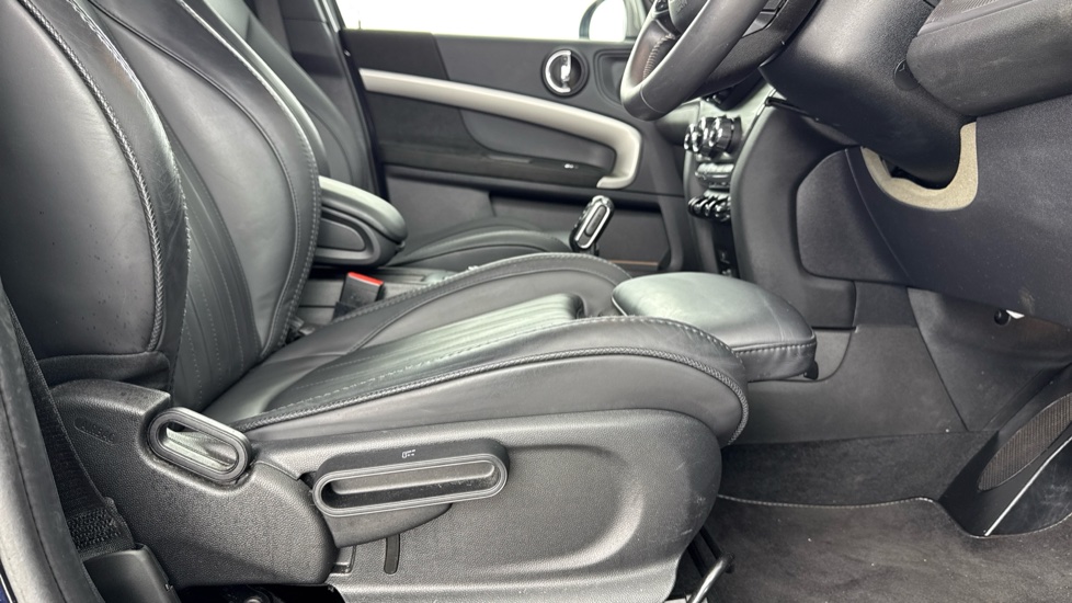 MINI Countryman 1.5 C Exclusive 5dr Auto Petrol Hatchback - Image 39