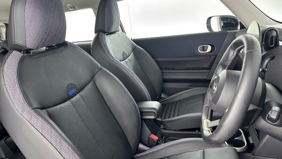 MINI Cooper 2.0 S Classic 3dr Auto Petrol Hatchback - Image 11