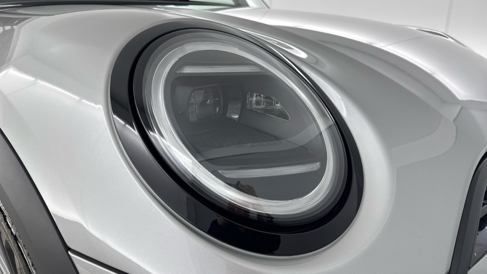 MINI Cooper 2.0 S Classic 3dr Auto Petrol Hatchback - Image 23
