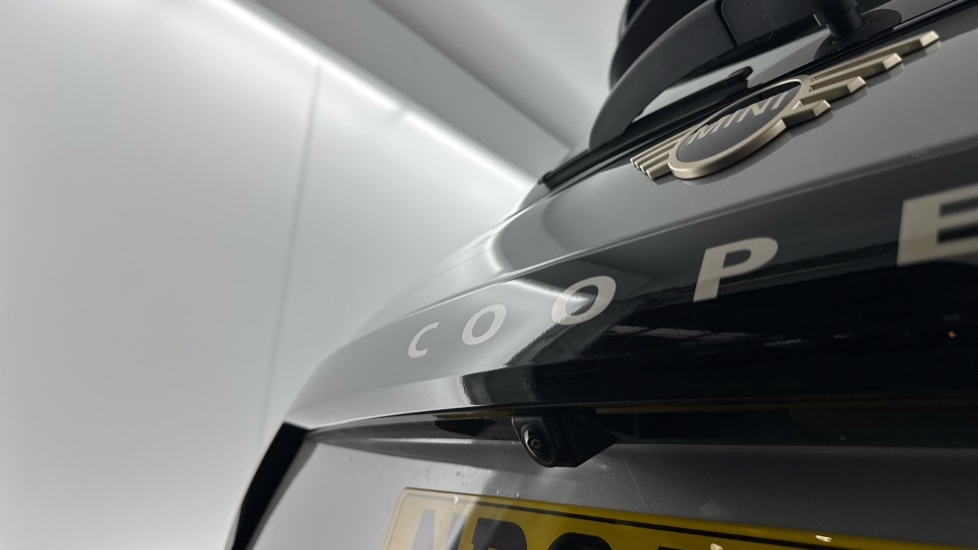 MINI Cooper 2.0 S Classic 3dr Auto Petrol Hatchback - Image 25
