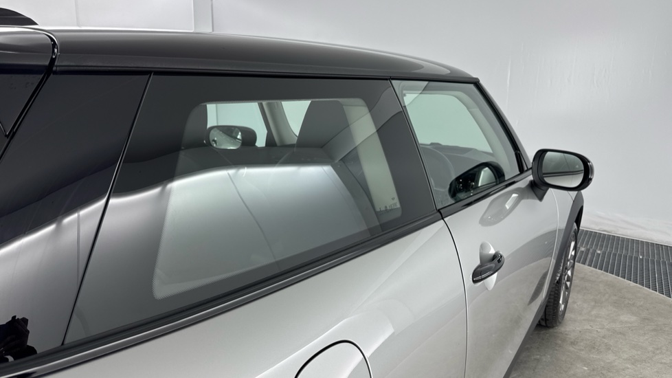 MINI Cooper 2.0 S Classic 3dr Auto Petrol Hatchback - Image 27
