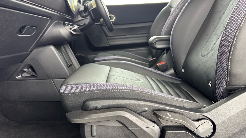 MINI Cooper 2.0 S Classic 3dr Auto Petrol Hatchback - Image 33