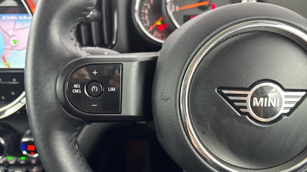 MINI Countryman 1.5 Cooper Classic 5dr Petrol Hatchback - Image 17