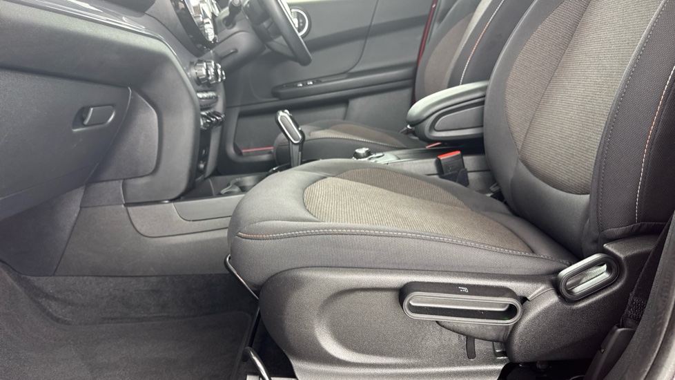 MINI Countryman 1.5 Cooper Classic 5dr Petrol Hatchback - Image 33