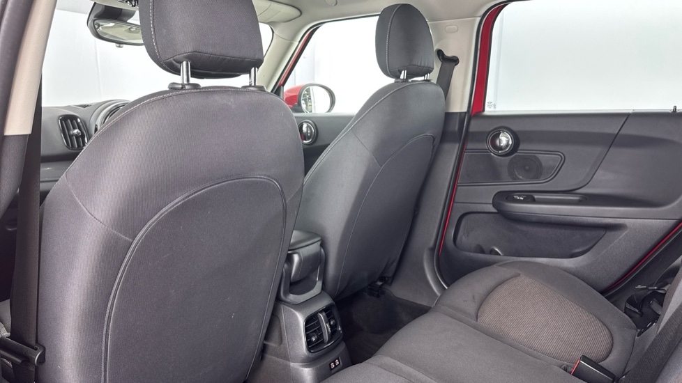 MINI Countryman 1.5 Cooper Classic 5dr Petrol Hatchback - Image 35