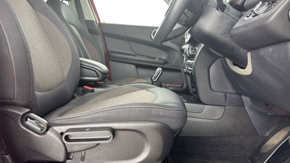 MINI Countryman 1.5 Cooper Classic 5dr Petrol Hatchback - Image 41