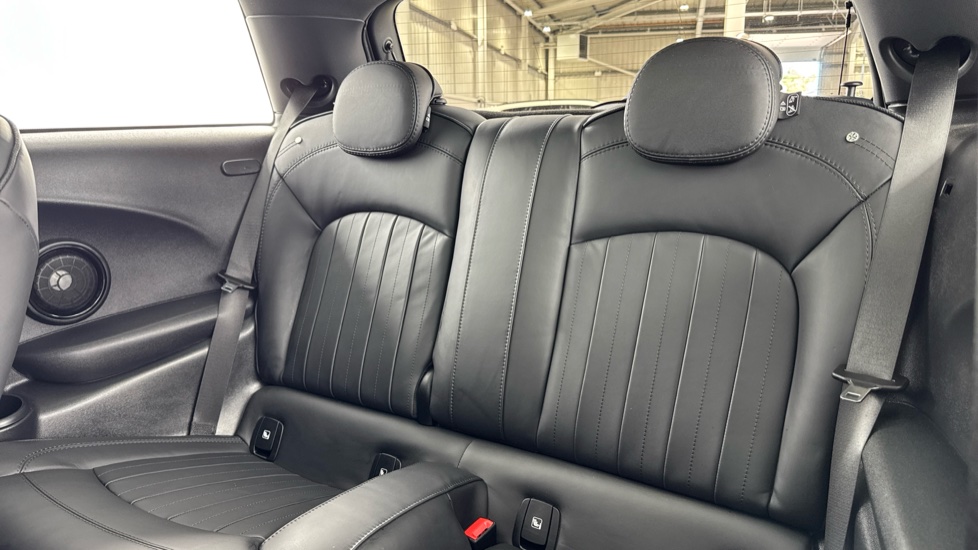 MINI Hatchback 135kW Cooper S Level 3 33kWh 3dr Auto Electric Hatchback - Image 12