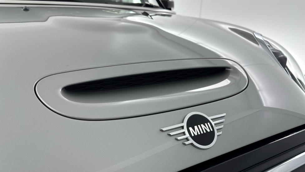 MINI Hatchback 135kW Cooper S Level 3 33kWh 3dr Auto Electric Hatchback - Image 33