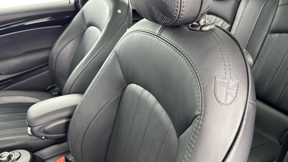 MINI Hatchback 135kW Cooper S Level 3 33kWh 3dr Auto Electric Hatchback - Image 37