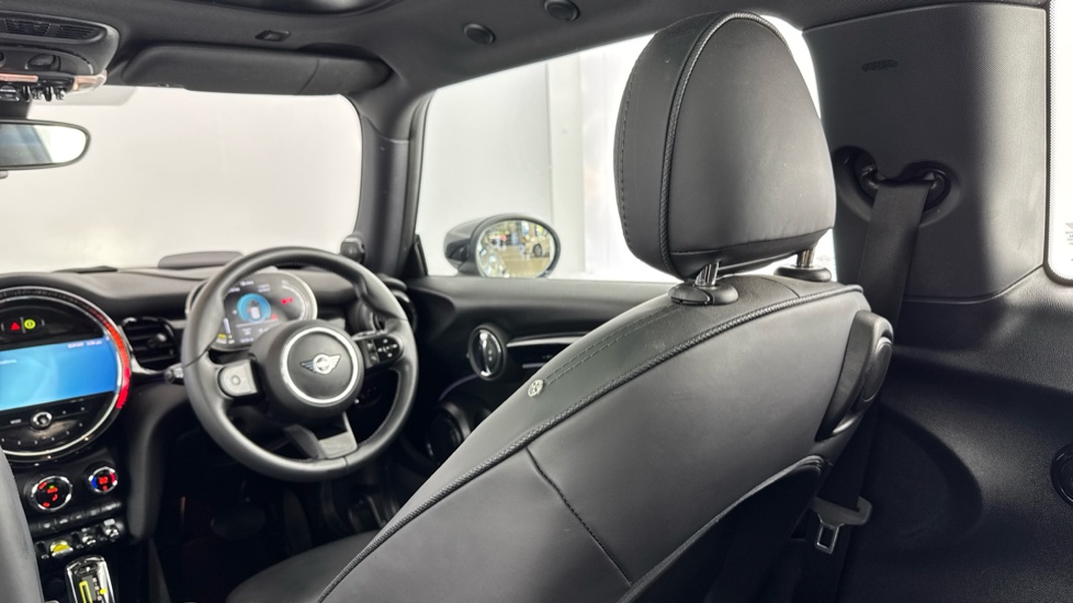MINI Hatchback 135kW Cooper S Level 3 33kWh 3dr Auto Electric Hatchback - Image 38