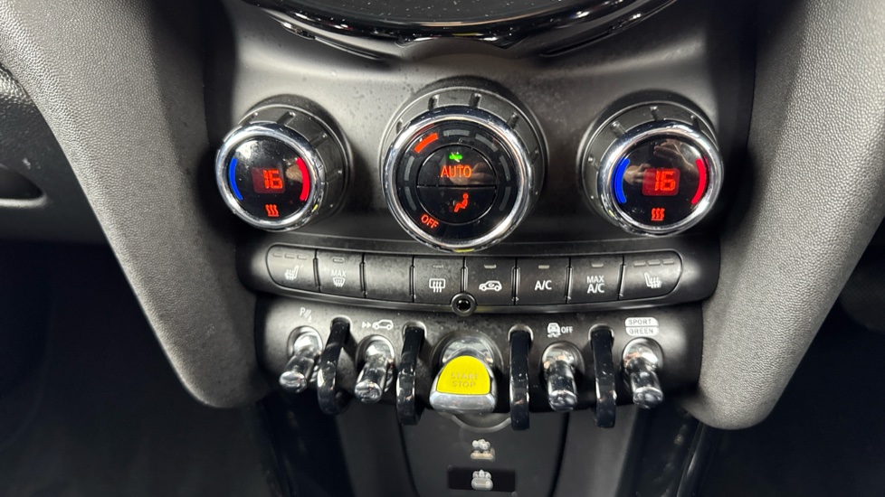 MINI Hatchback 135kW Cooper S Level 3 33kWh 3dr Auto Electric Hatchback - Image 47